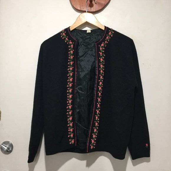 VINTAGE EMBROIDERED CARDIGAN SWEATER SIZE M - Picture 4 of 5